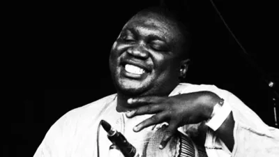 Ebou Gaye Mada & Friends - Naam Fotograaf x